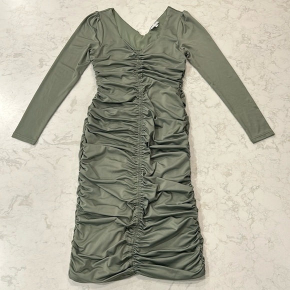 Baltic Born Women's Camden Town Midi Dress Ruched Green Sage Size Small - Picture 11 of 14